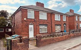 Entire 3 Bed Home In Oldham